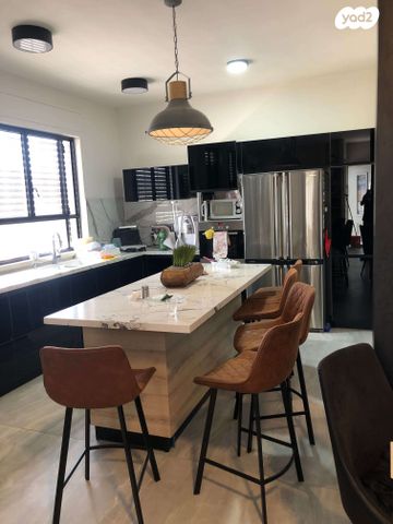 דו משפחתי, עתלית