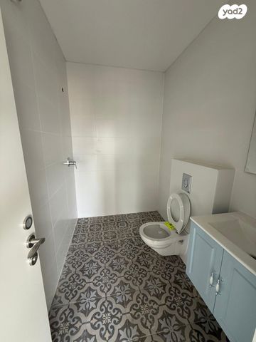 דירה, לוי אשכול, מרכז דרום, רעננה