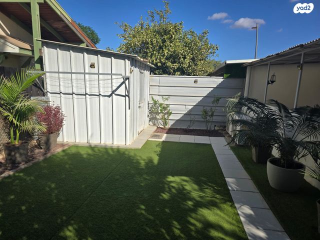 דו משפחתי, אופקים