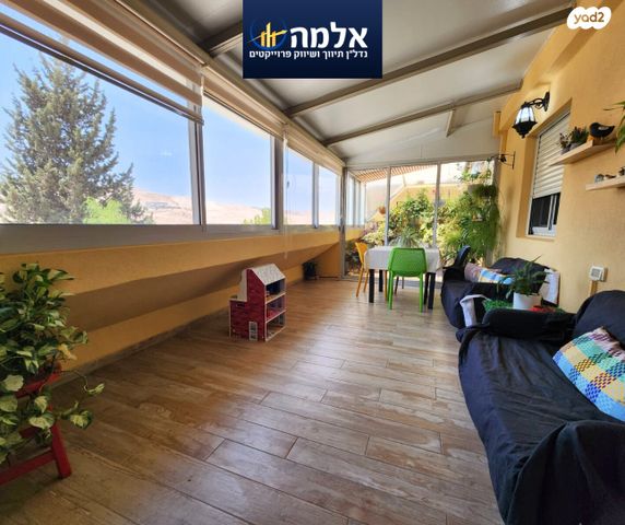 דירה, מצפה נבו, מצפה נבו, מעלה אדומים