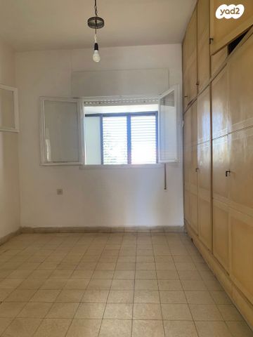 דירה, יצחק שדה, ארלוזורוב, גבעתיים