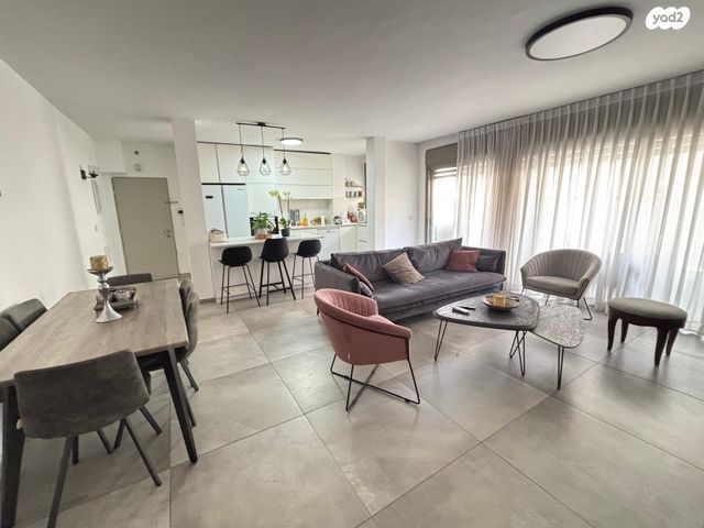 דירה, הדר, רמת השרון