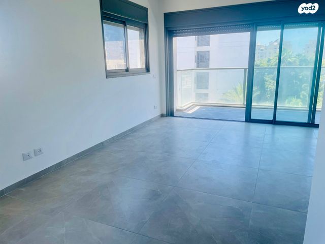 דירה, הרב קוקיס 18, עצמאות יוספטל, בת ים