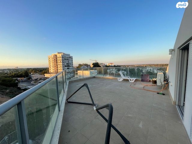 גג/ פנטהאוז, פנחס רוזן, הרצליה ב', הרצליה