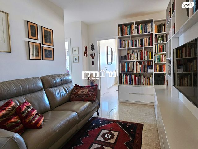 דירה, התנאים, נווה אמירים, הרצליה