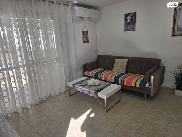 דו משפחתי, אופקים