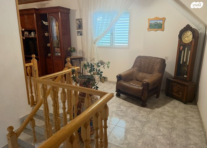 דו משפחתי, בתרא, קצרין