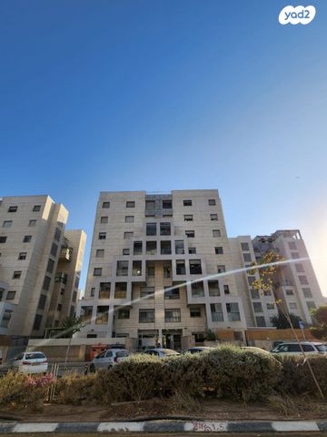 דירה, שדרות הרב עובדיה יוסף 8, אחיסמך, לוד