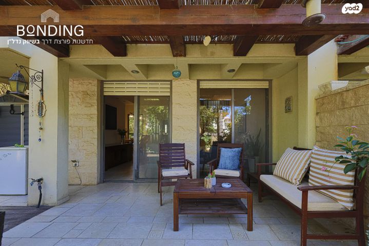 דו משפחתי, האודם, 212 מזרח, אבן יהודה