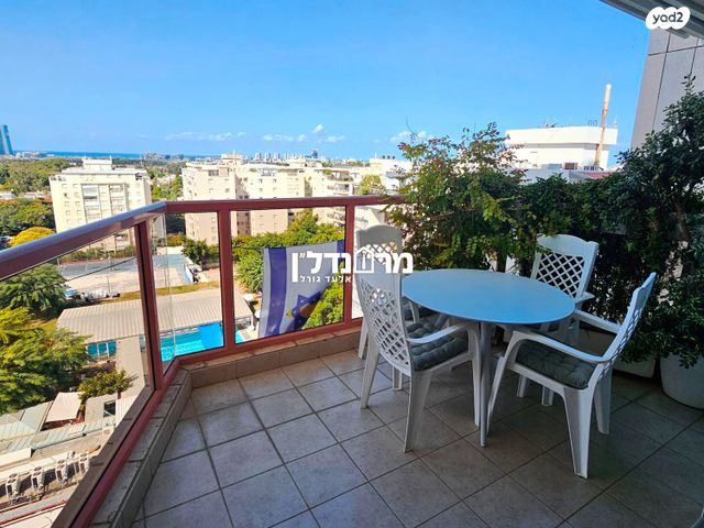 דירה, התנאים, נווה אמירים, הרצליה