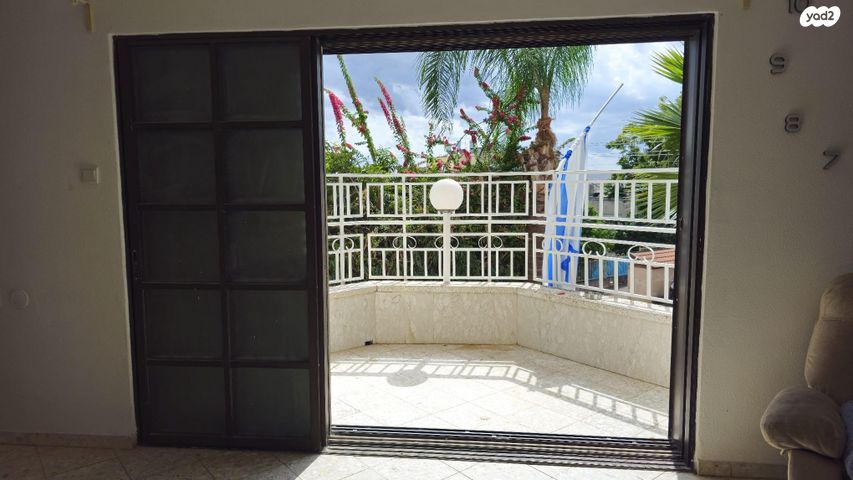 טריפלקס, ארלוזורוב, מרכז העיר, קרית אתא