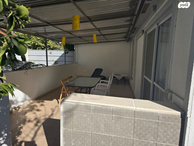 דו משפחתי, אופקים