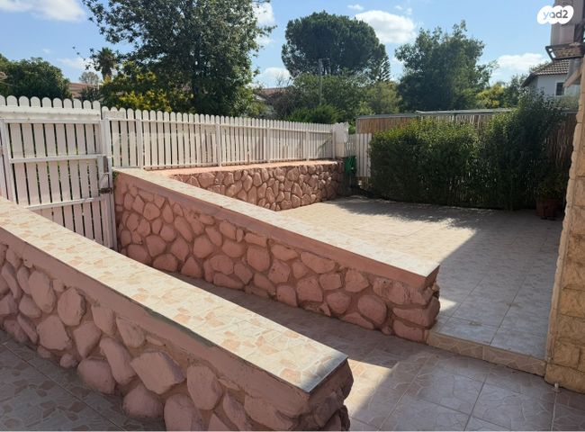 דו משפחתי, בתרא, קצרין