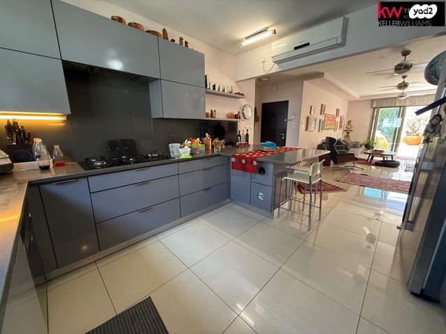 פרופ' יובל נאמן 