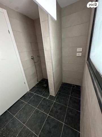 דירה, חסידי האומות 18, מכללת תל אביב יפו, דקר, תל אביב יפו