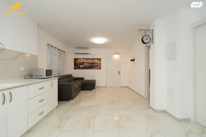 גיורא יוספטל 12