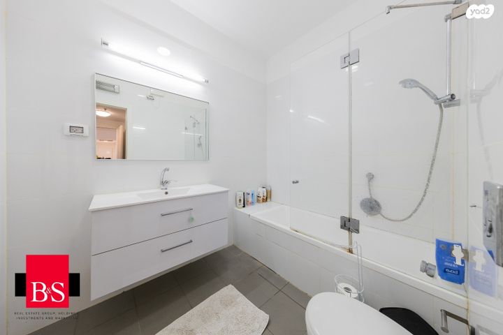 דירה, יוסף לפיד, גלי הים, נתניה