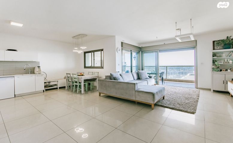 דירה, גנים א', גני תקווה