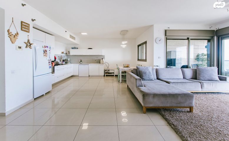 דירה, גנים א', גני תקווה