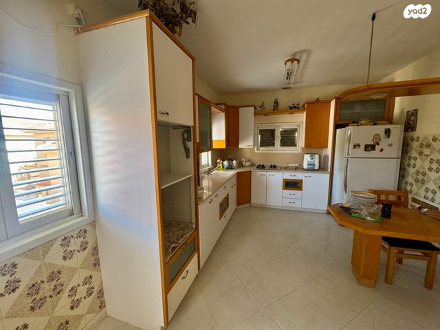 דו משפחתי, שאר העיר, קדימה צורן