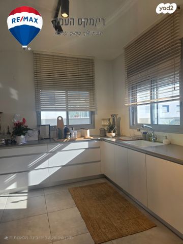 גג/ פנטהאוז, חיים הרצוג, שאר העיר, מגדל העמק