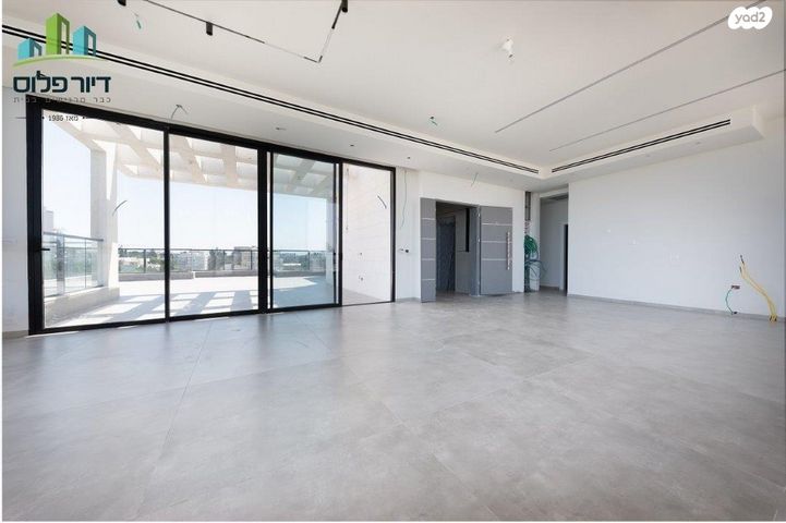 גג/ פנטהאוז, רחובות