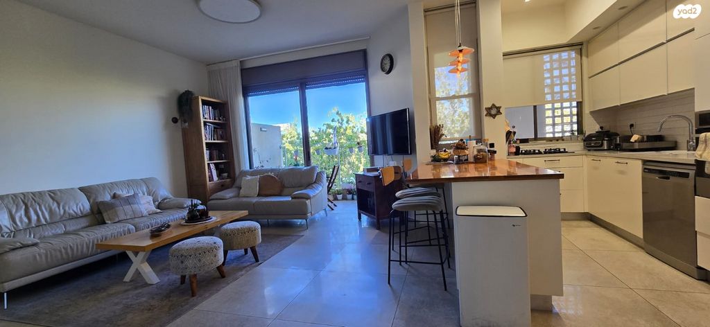 גג/ פנטהאוז, נעמי, הדר, רמת השרון