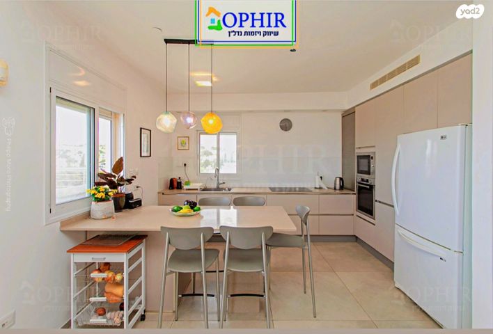 גג/ פנטהאוז, מורד הזמיר, אחוזה, חיפה