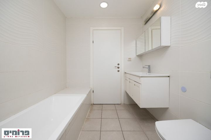 דירה, גרשון אבנר, ארמון הנציב, תלפיות מזרח, ירושלים