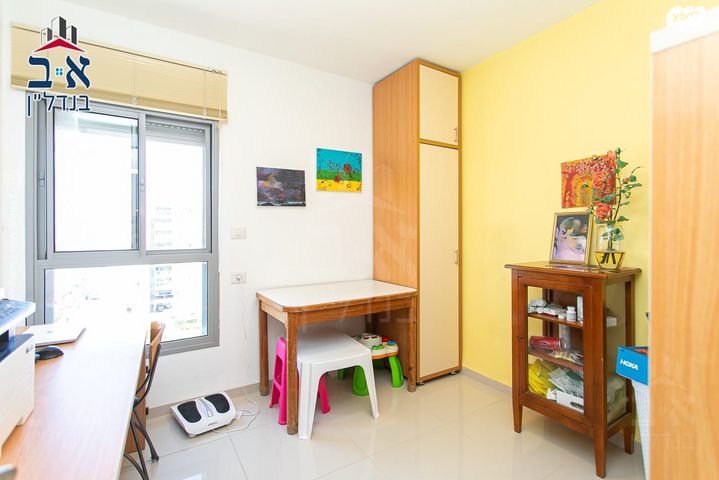 דירה, אריאל שרון, טירת כרמל