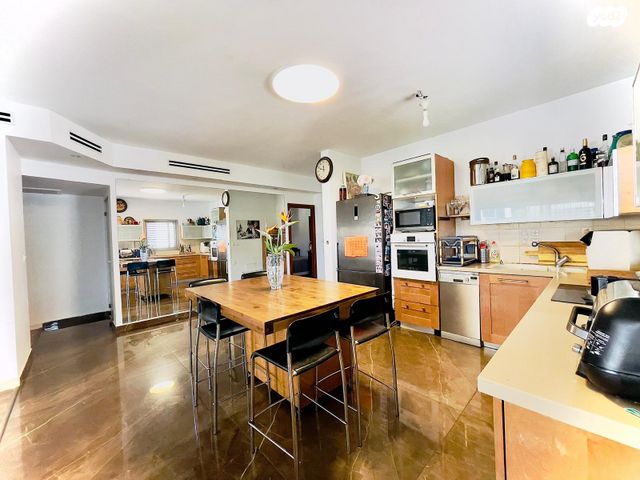 דירה, קרן היסוד, אברמוביץ', ראשון לציון