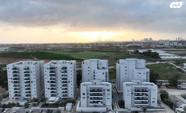 דירת גן, הפלמ"ח, קדימה צורן