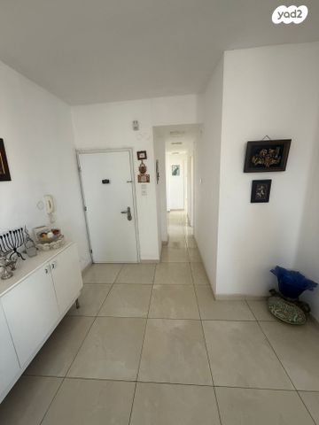 דירה, שדרות העצמאות 47, בת ים