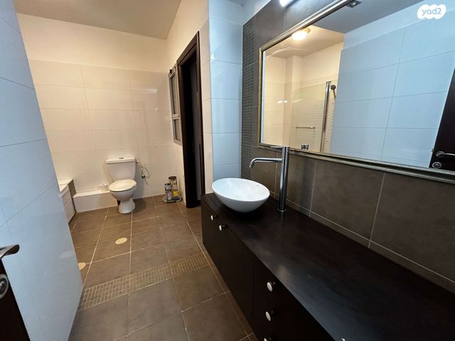 דירה, אהוד מנור, נתניה