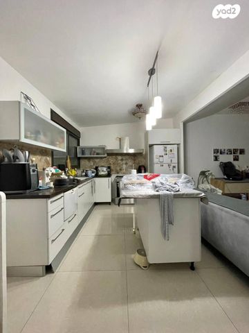 יחידת דיור, שבטי ישראל 30, מרכז העיר, סביניה, הוותיקה, קרית ביאליק