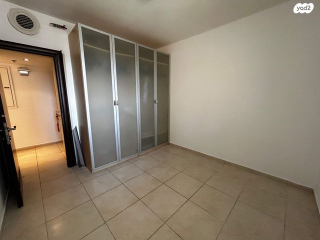 דירה, אהוד מנור, נתניה