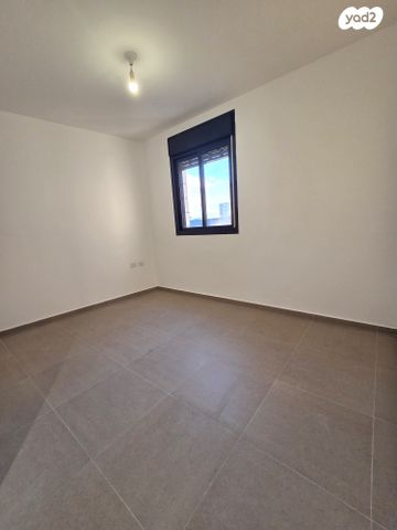 דירה, קרית קריניצי, רמת גן