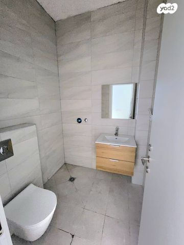 דירת גן, רעננה