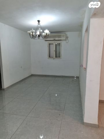 דירה, השושנים, נאות אשכול, יבנה