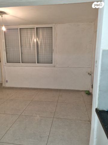 דירה, השושנים, נאות אשכול, יבנה