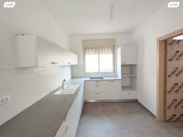 גג/ פנטהאוז, גפן, החורש, חריש