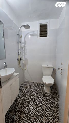 דירה, שבטי ישראל, גבעת אולגה, חדרה