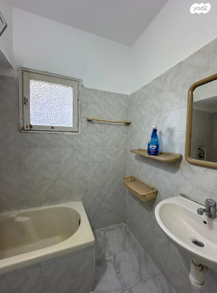 דירה, האחים בז'רנו, רמת גן