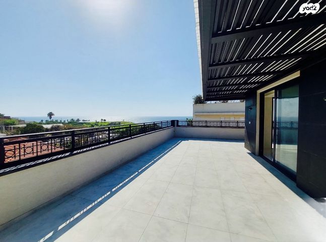 גג/ פנטהאוז, העוגן, עג'מי, גבעת העליה, תל אביב יפו