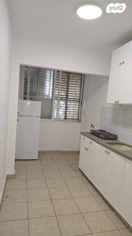 דירה, שבטי ישראל, גבעת אולגה, חדרה