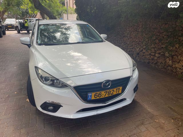 מודעת רכב מאזדה 3