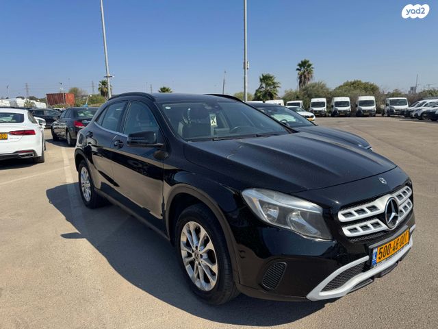 מודעת רכב מרצדס-בנץ GLA 1
