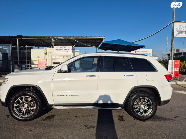 מודעת רכב ג'יפ גרנד צ'ירוקי