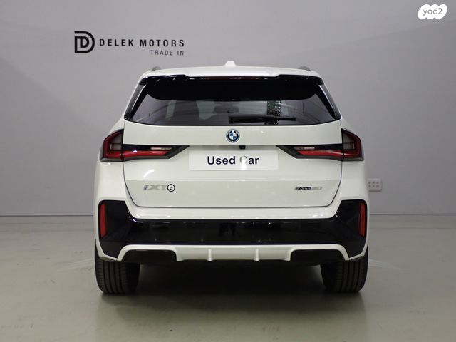 מודעת רכב ב מ וו IX1 1