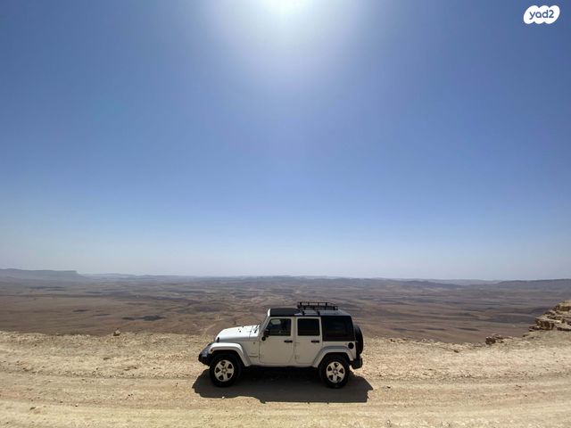 מודעת רכב ג'יפ רנגלר